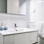 Salinas Box Apartment *